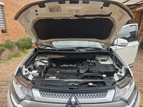 Mitsubishi Outlander Kaiteki 2.4 4x4 Lx 7 Puestos