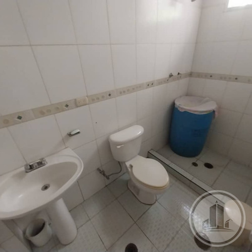 Casa En Venta Barrio Lourdes Maracay 06js