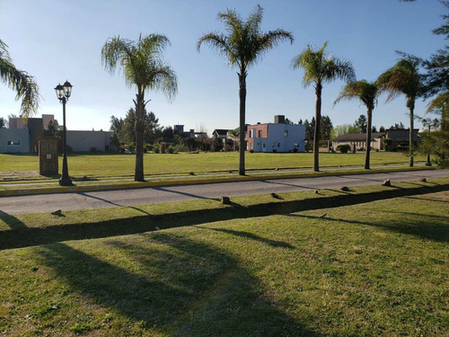 Imagen 2 de 12 de Venta De Lote 1608 M2 Barrio Malibù Canning