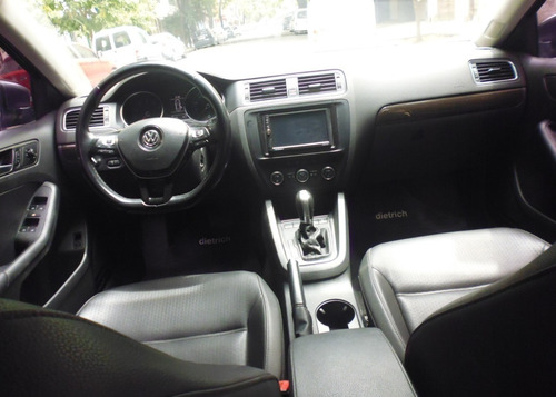 Imagen 6 de 25 de Volkswagen Vento 1.4 Highline Aut