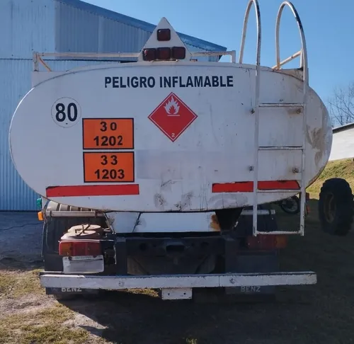 Camión Cisterna De Combustible 7000 Litros
