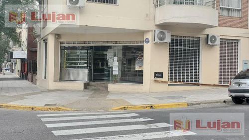 Venta Local Av Directorio Esq Lafuente Esquina, 82 M2 5 Vidrieras