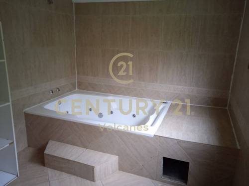 Imagen 25 de 28 de Venta De Casa C/ Parcela , 2 Pisos , Caburgua