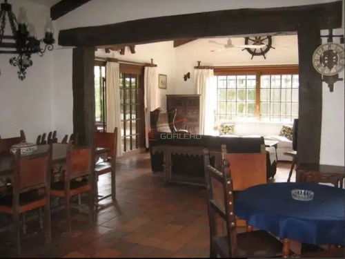Alquiler De Casa En Punta Del Este, Mansa A 1 Cuadra De La Playa Y 5 Del Shopping