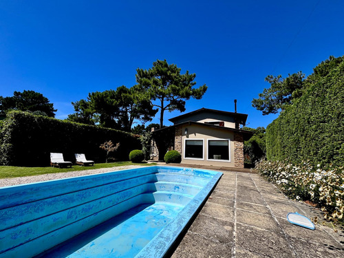 Casa En En La Caleta, Con Pileta!