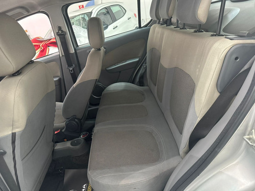Fiat Palio ESSENCE 1.6 Flex 16V 5p