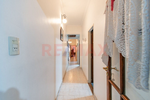 Venta Casa 4 Amb Boedo Cochera, Quincho Y Patio