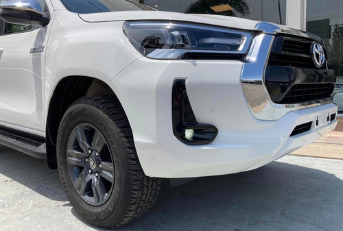 Imagen 17 de 17 de Toyota Hilux Doble Cabina 2.8 Tdi Manual Srv 4x2 0km My2022