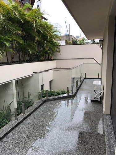 Alphaville 02 | Casa À Venda | Aconchegante | 4 Suítes Com Armários | Piscina Com Raia E Deck - Cnc1147