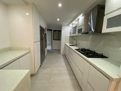 Imagen 9 de 19 de Impecable Townhouse El Manantial Mañongo Jc-lp
