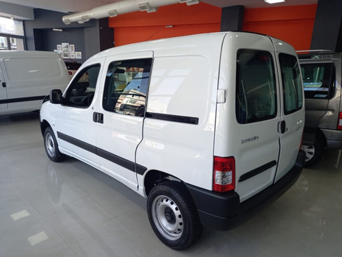 Imagen 2 de 9 de Citroen Berlingo Furgon Hdi 1.6 / Bonificado (a)