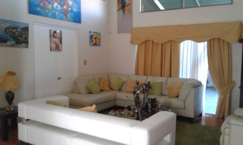 Vendo Casa Peuco, Frente Al Colegio Chuquicamata Uf 12.000-