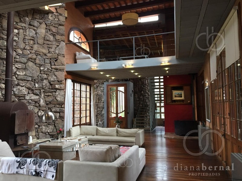Imagen 1 de 30 de Punta Del Este, Barrio Privado, 700 M2 Construidos.- Ref: 54308