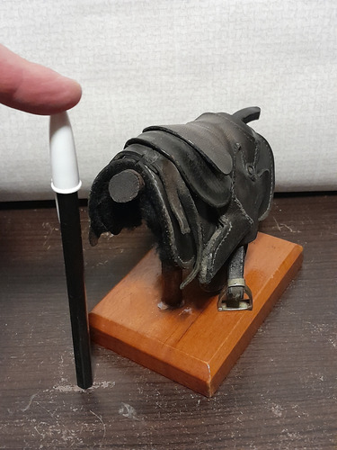 Adorno Artesanal Antiguo Pequeña Montura Caballo Cuero (Usado)