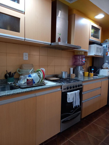 Imagen 3 de 16 de Venta Departamento De Pasillo Duplex 2 Dormitorios - Moreno 300 - Centro
