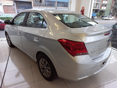 Imagen 10 de 25 de Chevrolet Onix Plus Joy 1.4 Mt 2023 0 Km Stfr