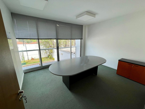 Imagen 13 de 28 de Edificio Corporativo De Oficinas En Martínez
