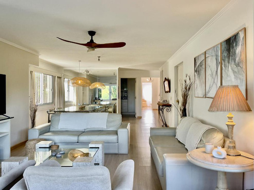 Departamento En Venta De 3 Dormitorios Punta Del Este Playa Mansa