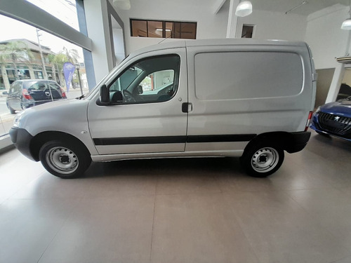 Imagen 2 de 25 de Peugeot Nuevo Partner Confort Hdi Am23.5 Aa