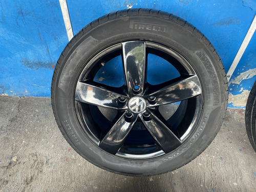 Rines Y Llantas 16 Volksw Jetta Mk6 Originales Pirelli 1/2 Negro (Usado)
