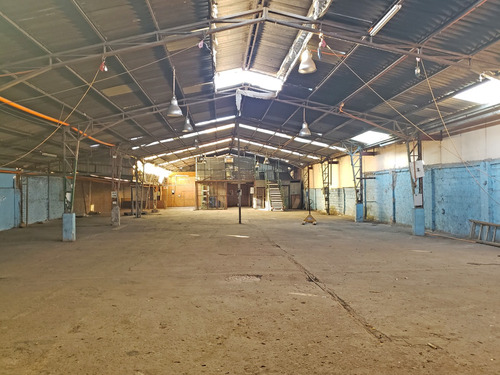 Excelente Propiedad Industrial A La Venta - Estación Central