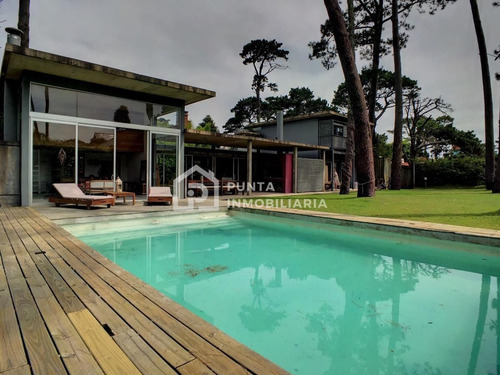Imagen 1 de 30 de Venta Casa 4 Dormitorios Con Piscina En Parada 7, Playa Mansa +alquiler Temporal - Punta Del Este Mansa