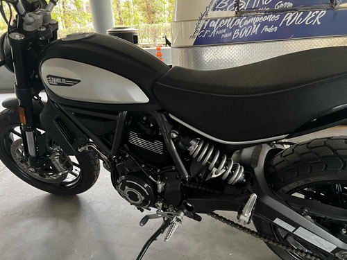 Ducati Scrambler Icon Dark 800