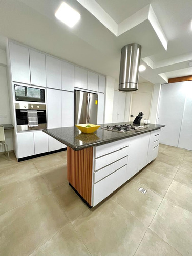 Se Alquila Apartamento Duplex En Alta Florida