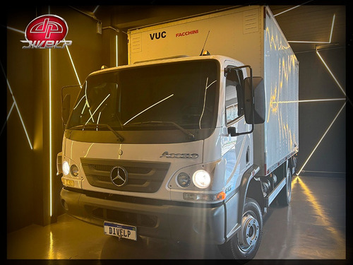 Caminhão Mercedes-benz Accelo 815 Com Baú De Carga Seca 2013