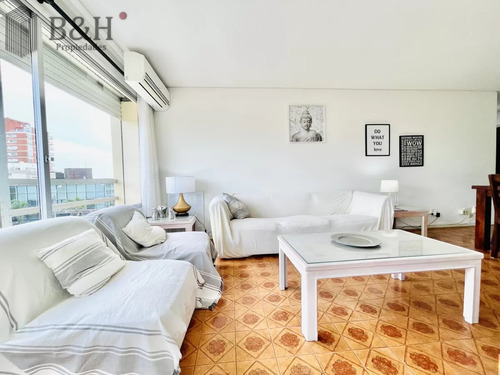 Apartamento De 3 Dormitorios Sobre Gorlero, Punta Del Este - Venta Y Alquiler Anual