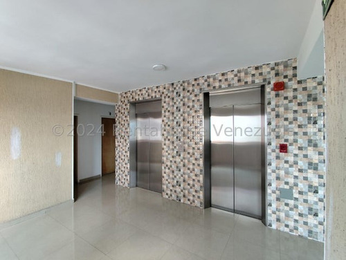 Oficina En Venta La Arboleda, Torre Arabica Las Delicias 24-11939 Hc