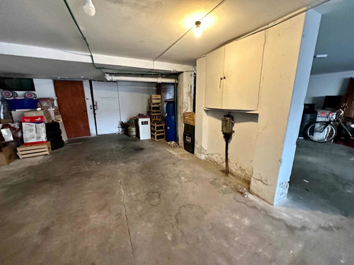 Imagen 10 de 14 de Linda Oportunidad! Prox. Almiròn Y Legrand. Muy Buena Ubicaciòn. Fondo Con Parrillero Y Garage, Mas Escritorio Con Baño En Planta Baja.