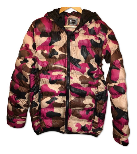 Campera Puffer Estampado Camouflage Liviana Talle Large