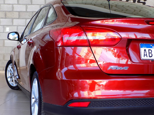 Ford Focus III 1.6 Sedan S