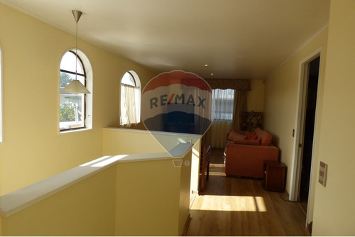 Casa 2 Pisos, Venta, 4d, 3b, 3e. Ñuñoa