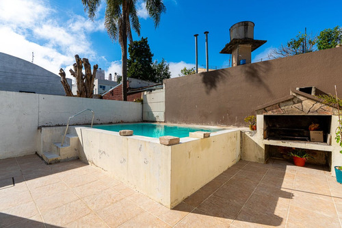 Casa En Venta En Granadero Baigorria Centro