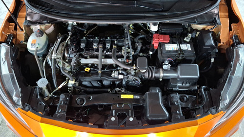 Nissan Versa 1.6 Platinum Cvt