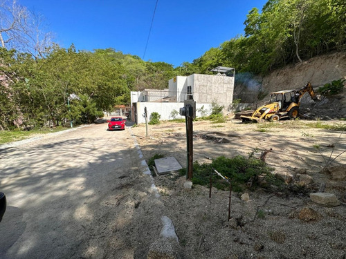 Terreno Multifamiliar (aplanado Y Listo Para Construir) En Venta En Sector H, La Crucecita, Huatulco.
