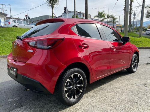 Imagen 5 de 9 de Mazda 2 Touring 1.5 2016