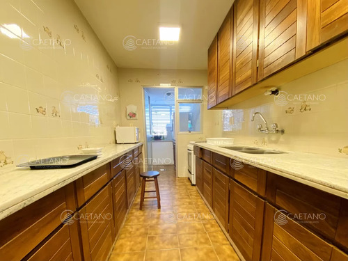 Venta Apartamento 3 Dormitorios, Piso Alto, Torre Tradicional En Punta Del Este