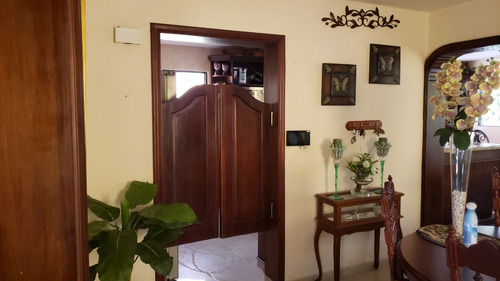 Imagen 5 de 14 de Vendo Casa Amplia En Los Colegios , Santiago