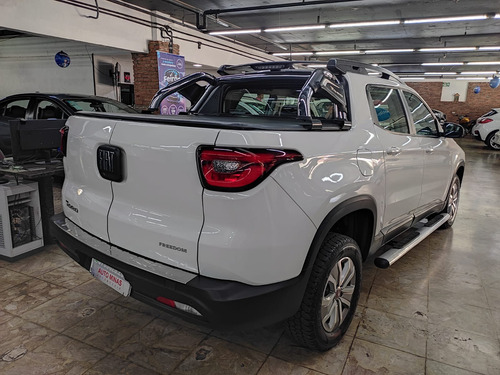 Fiat Toro 1.8 16v Freedom Flex 4x2 Aut. 4p
