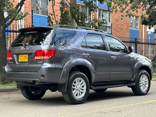 Toyota Fortuner 4.0 Sr5