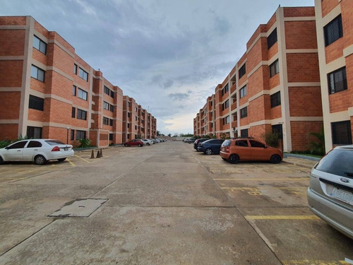 Imagen 1 de 6 de Apartamento En Venta En Milagro Norte Maracaibo Api 2396