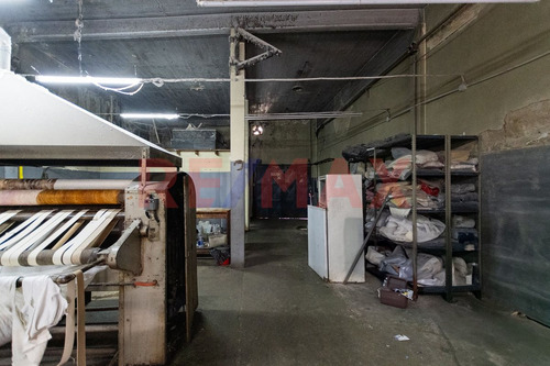 Venta Deposito Galpon Piñeiro Oportunidad 220m2
