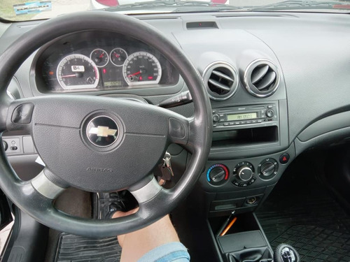 Imagen 6 de 7 de Chevrolet Aveo 2017 1.6 Ls Aa Radio Airbag Facelift Mt