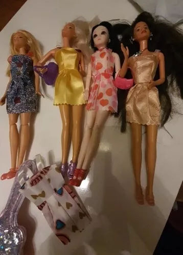 Kit 32 Peças, Roupas e Acessórios para Bonecas Barbie e outros