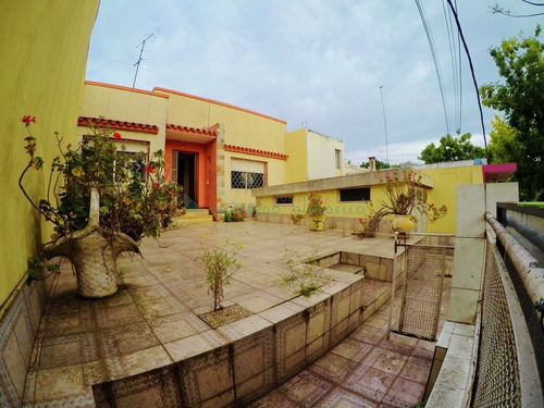 Imagen 3 de 8 de Colonia Del Sacramento - Casa De 2 Dormitorios Céntrico