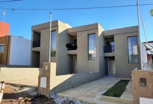 Imagen 1 de 10 de Dúplex Altos De La Calera!!!