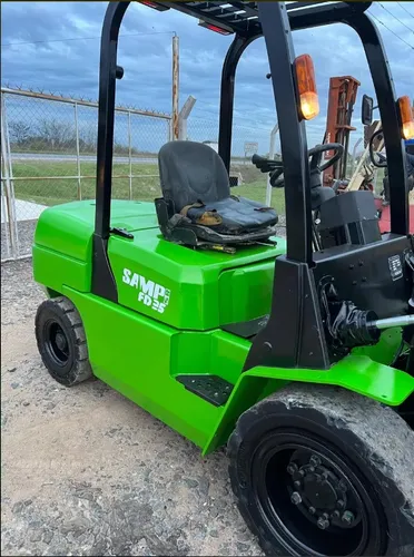 Autoelevador Sampi 3500kg Torre Triple C/desp Motor Izusu